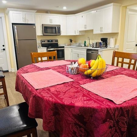 Apartament Luxurious Basement Retreat Charlottetown Zewnętrze zdjęcie