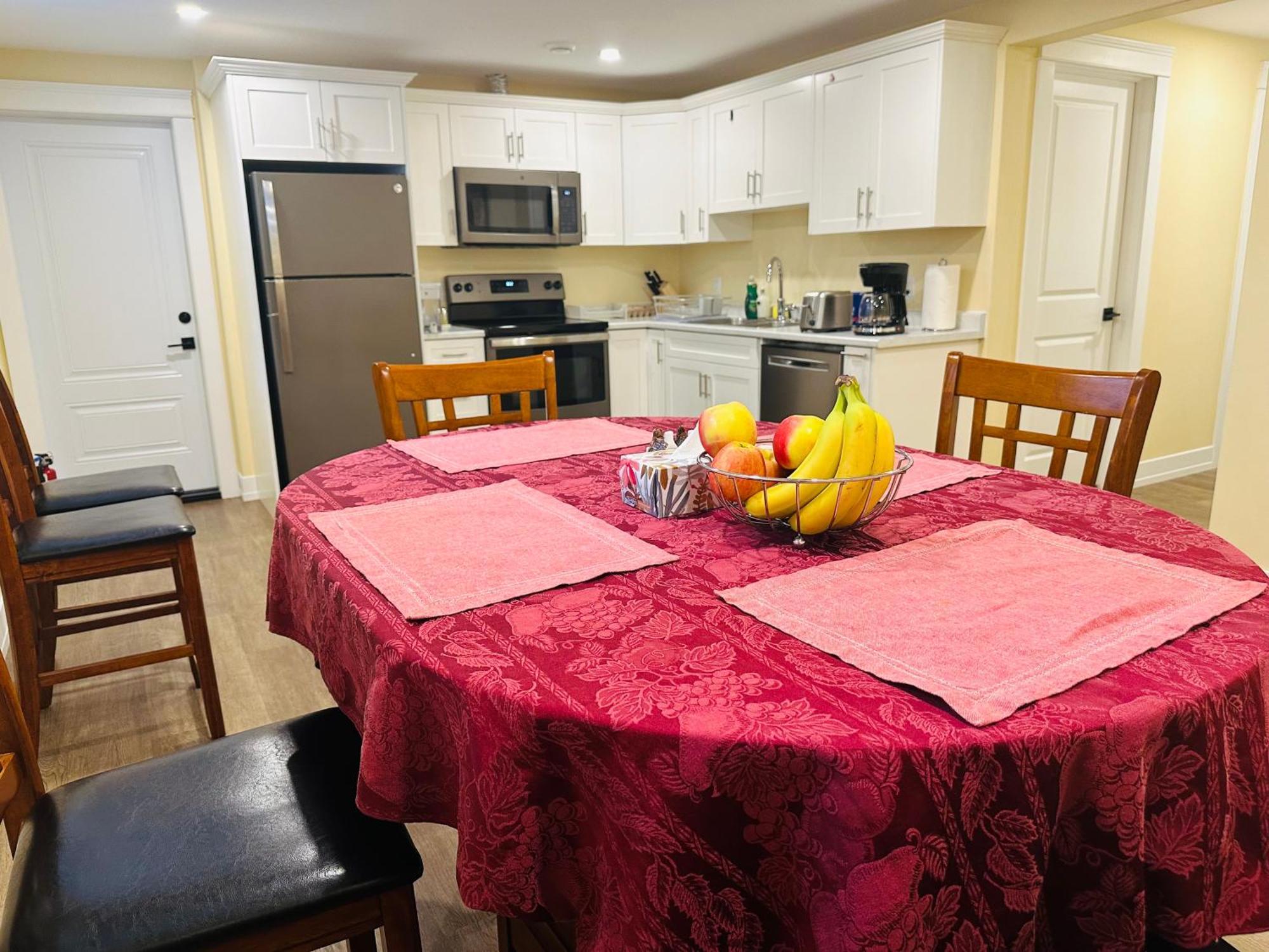 Apartament Luxurious Basement Retreat Charlottetown Zewnętrze zdjęcie