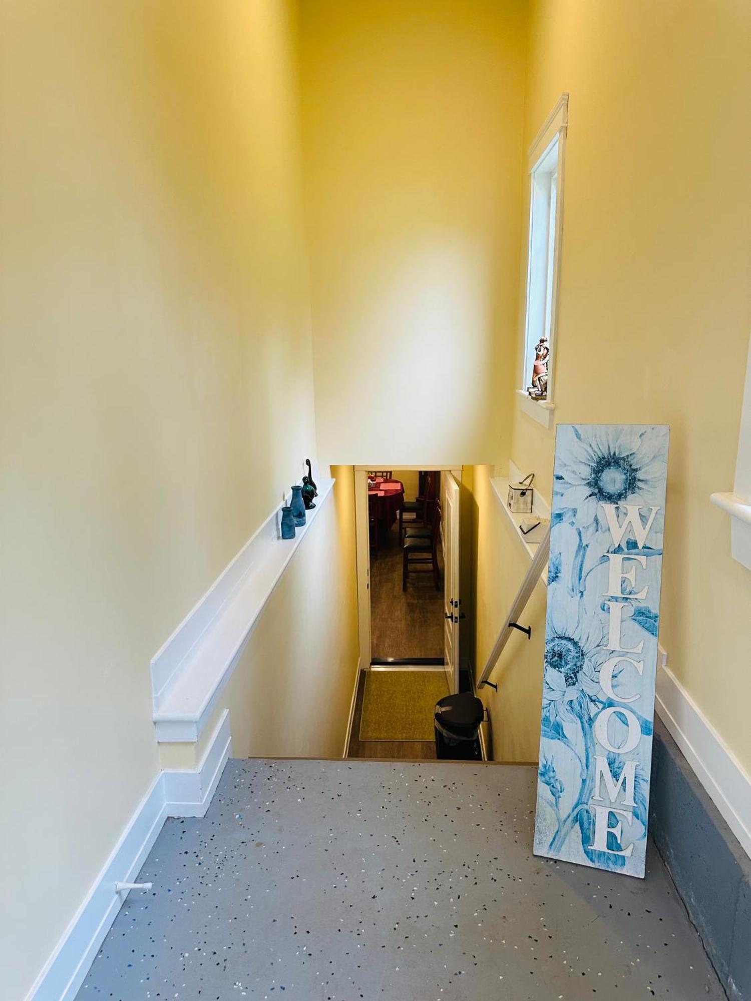 Apartament Luxurious Basement Retreat Charlottetown Zewnętrze zdjęcie