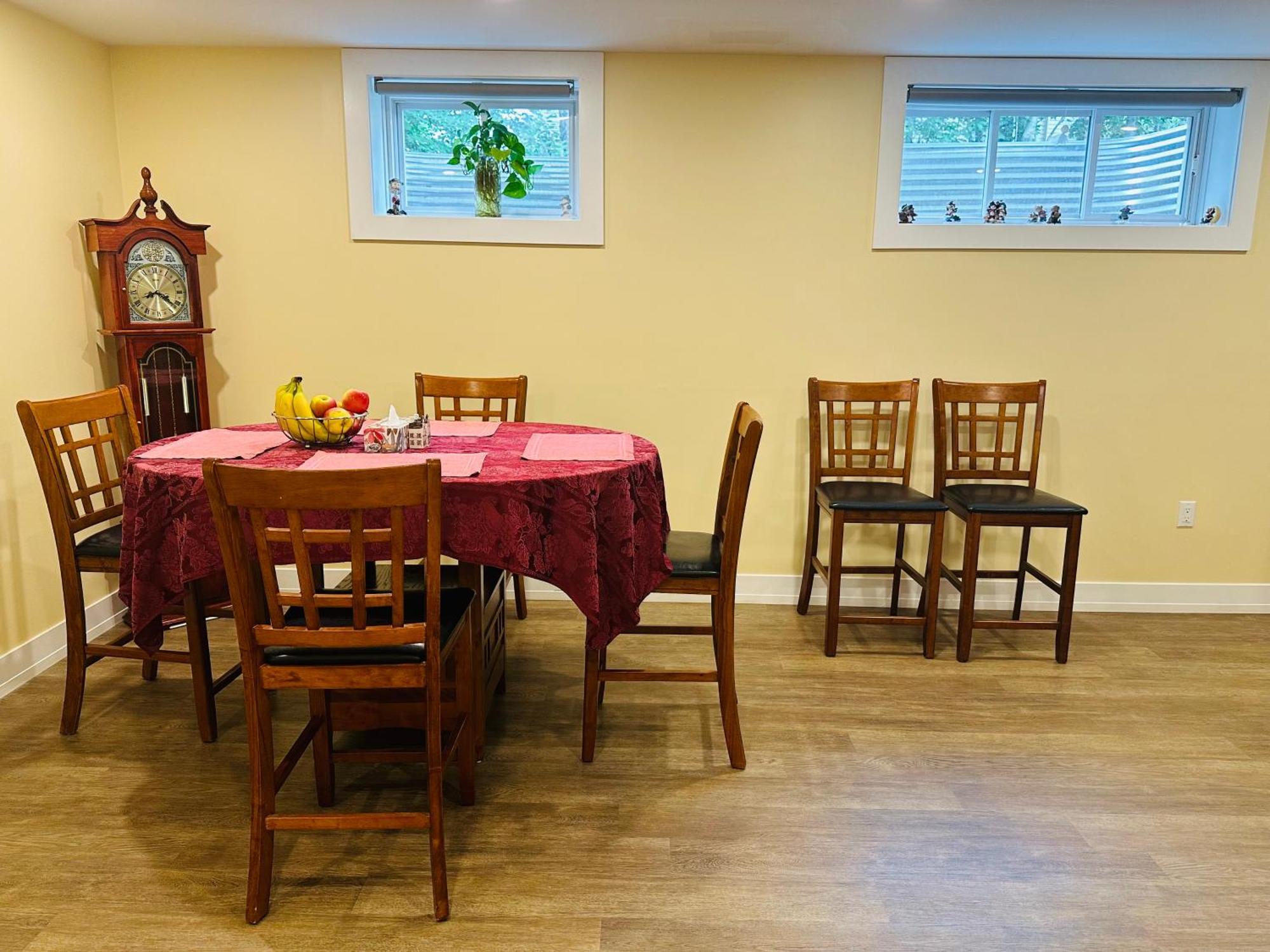 Apartament Luxurious Basement Retreat Charlottetown Zewnętrze zdjęcie