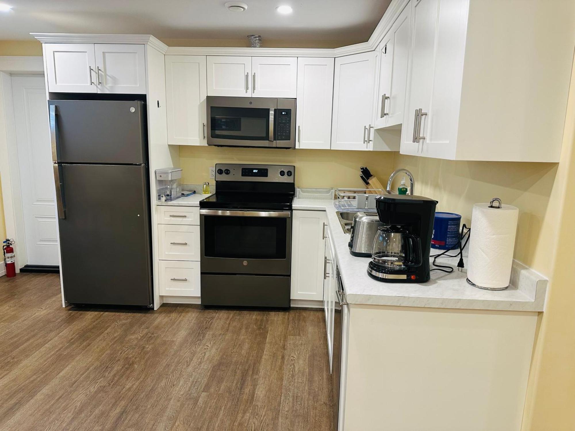Apartament Luxurious Basement Retreat Charlottetown Zewnętrze zdjęcie