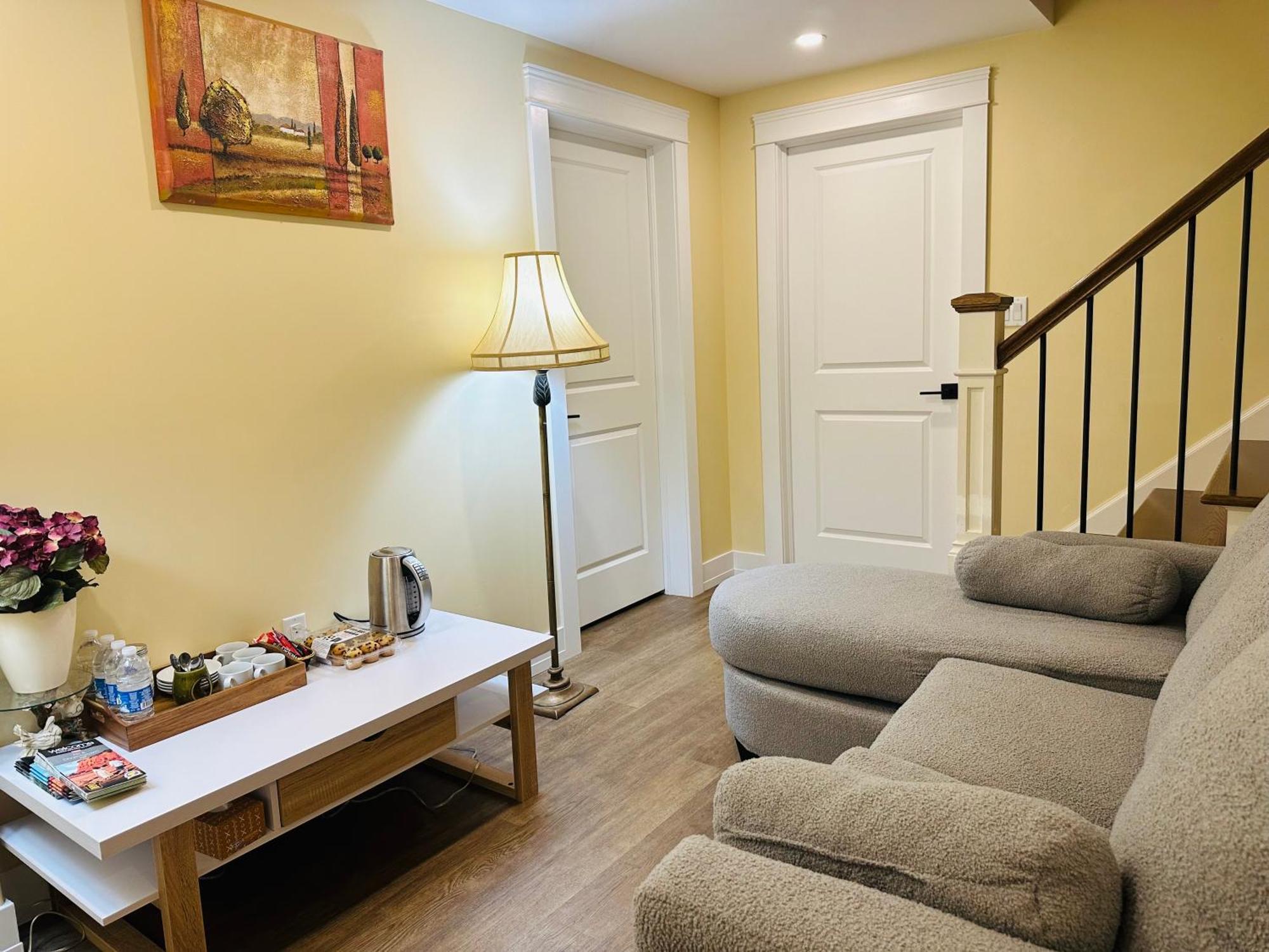 Apartament Luxurious Basement Retreat Charlottetown Zewnętrze zdjęcie