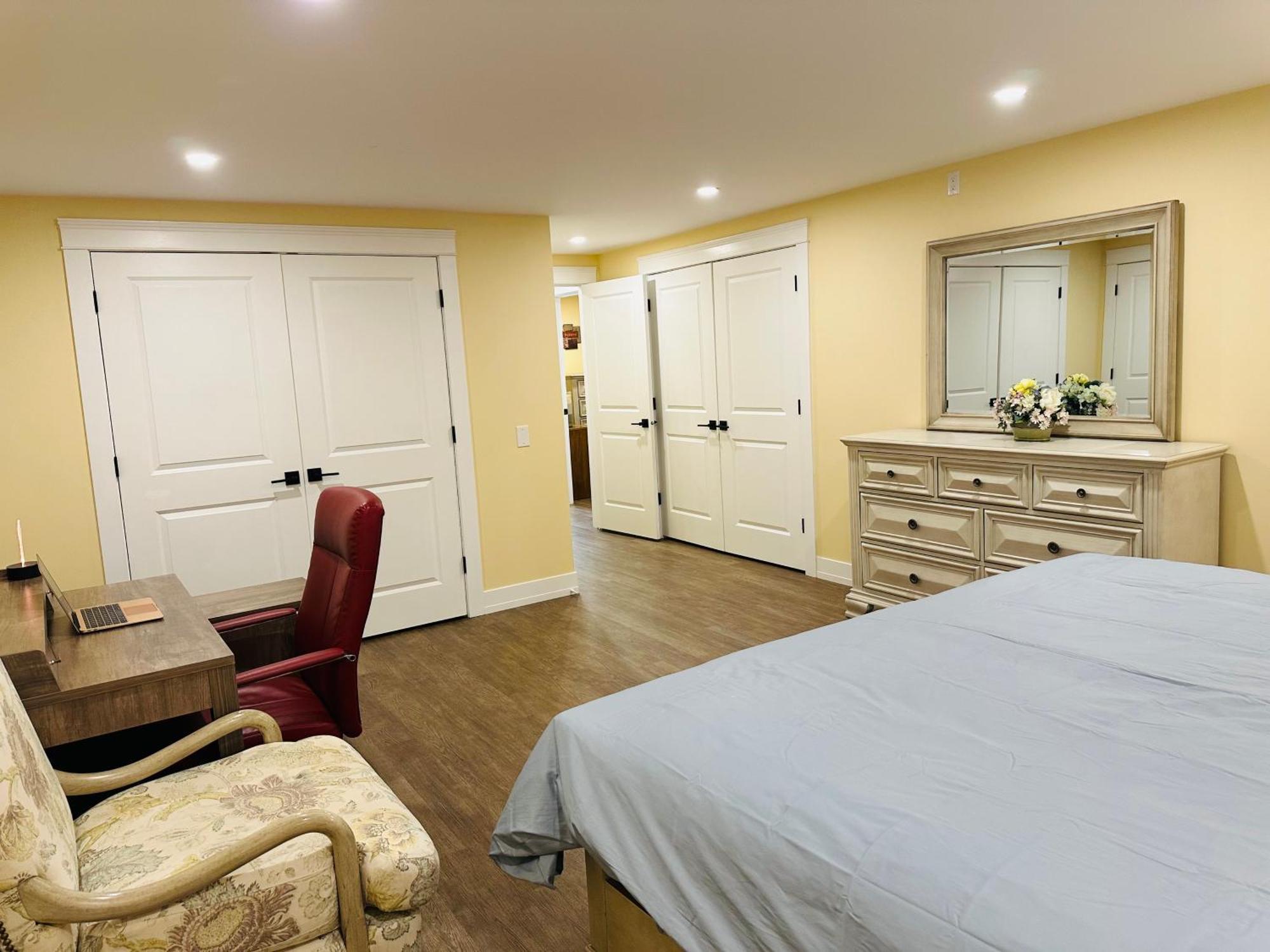 Apartament Luxurious Basement Retreat Charlottetown Zewnętrze zdjęcie
