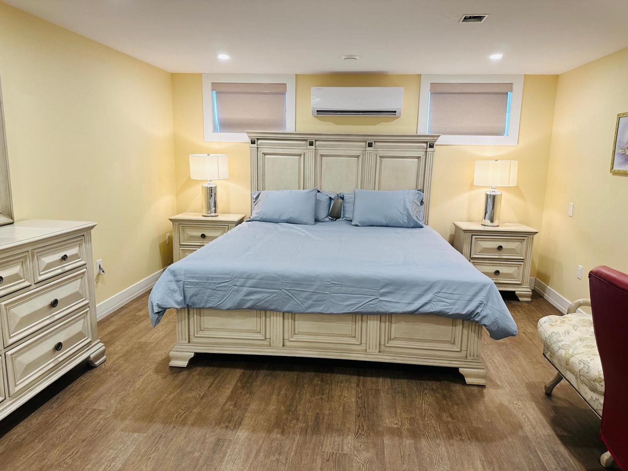 Apartament Luxurious Basement Retreat Charlottetown Zewnętrze zdjęcie
