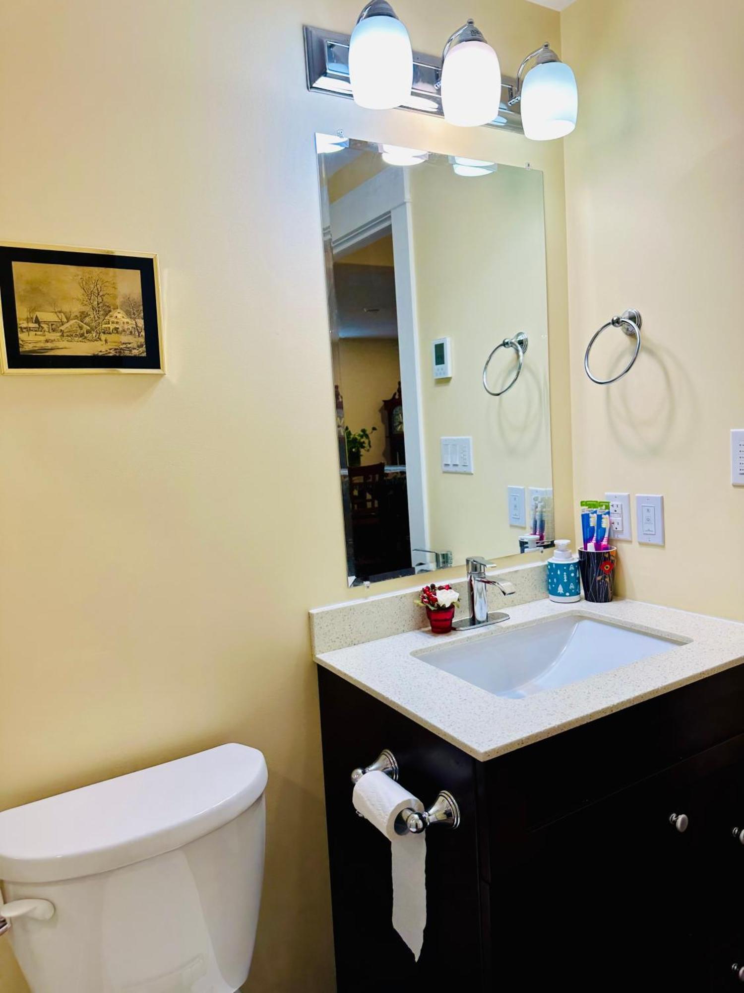 Apartament Luxurious Basement Retreat Charlottetown Zewnętrze zdjęcie