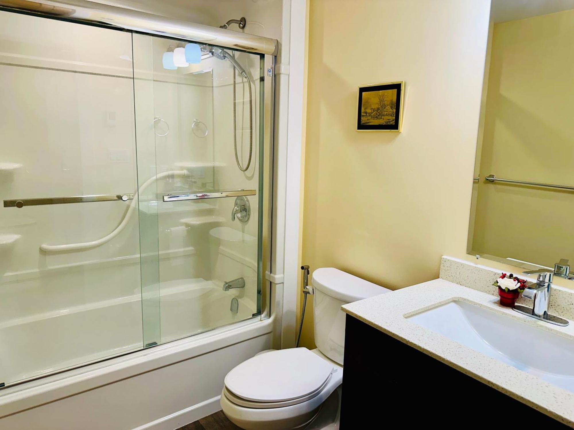 Apartament Luxurious Basement Retreat Charlottetown Zewnętrze zdjęcie