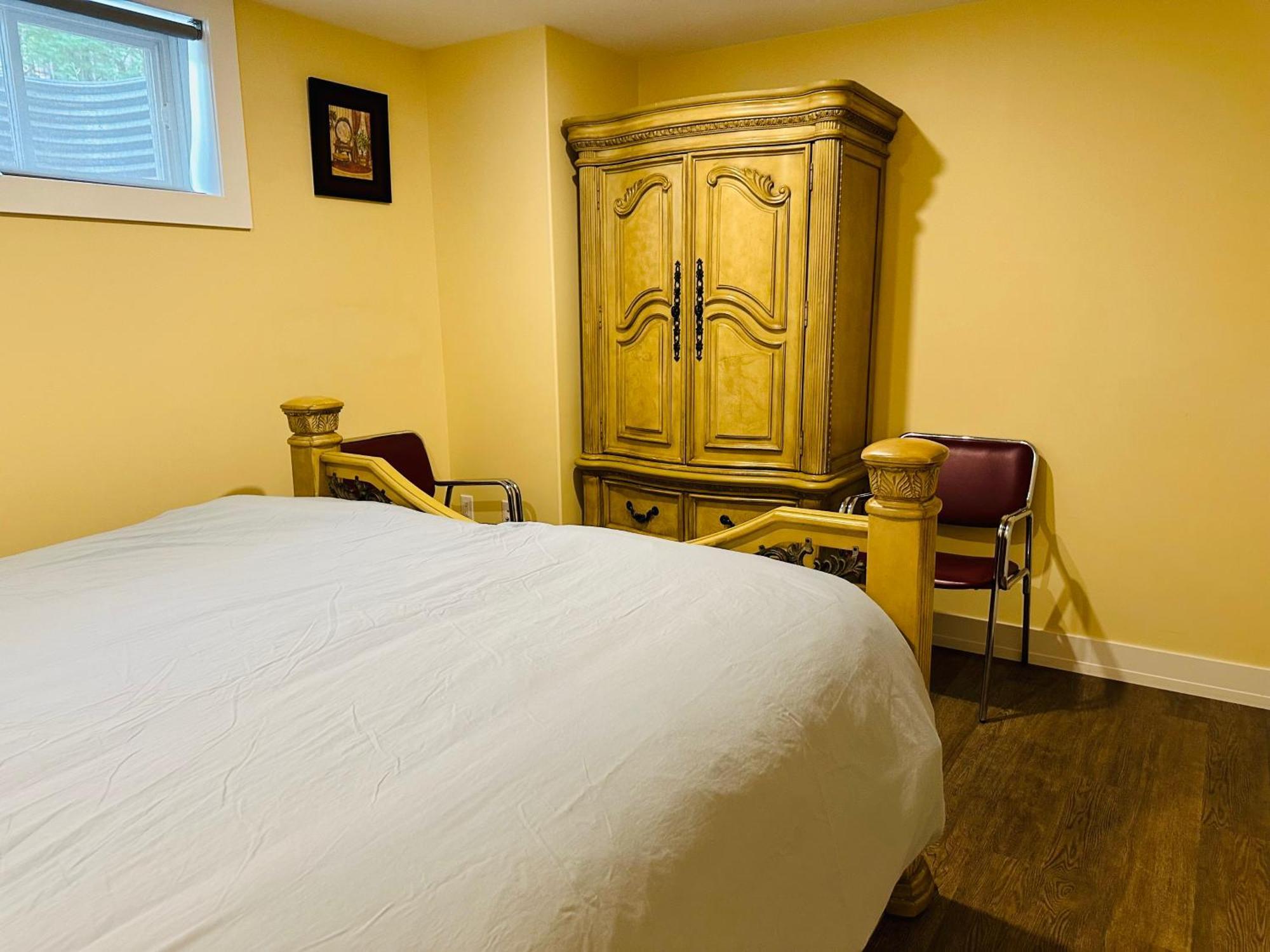 Apartament Luxurious Basement Retreat Charlottetown Zewnętrze zdjęcie