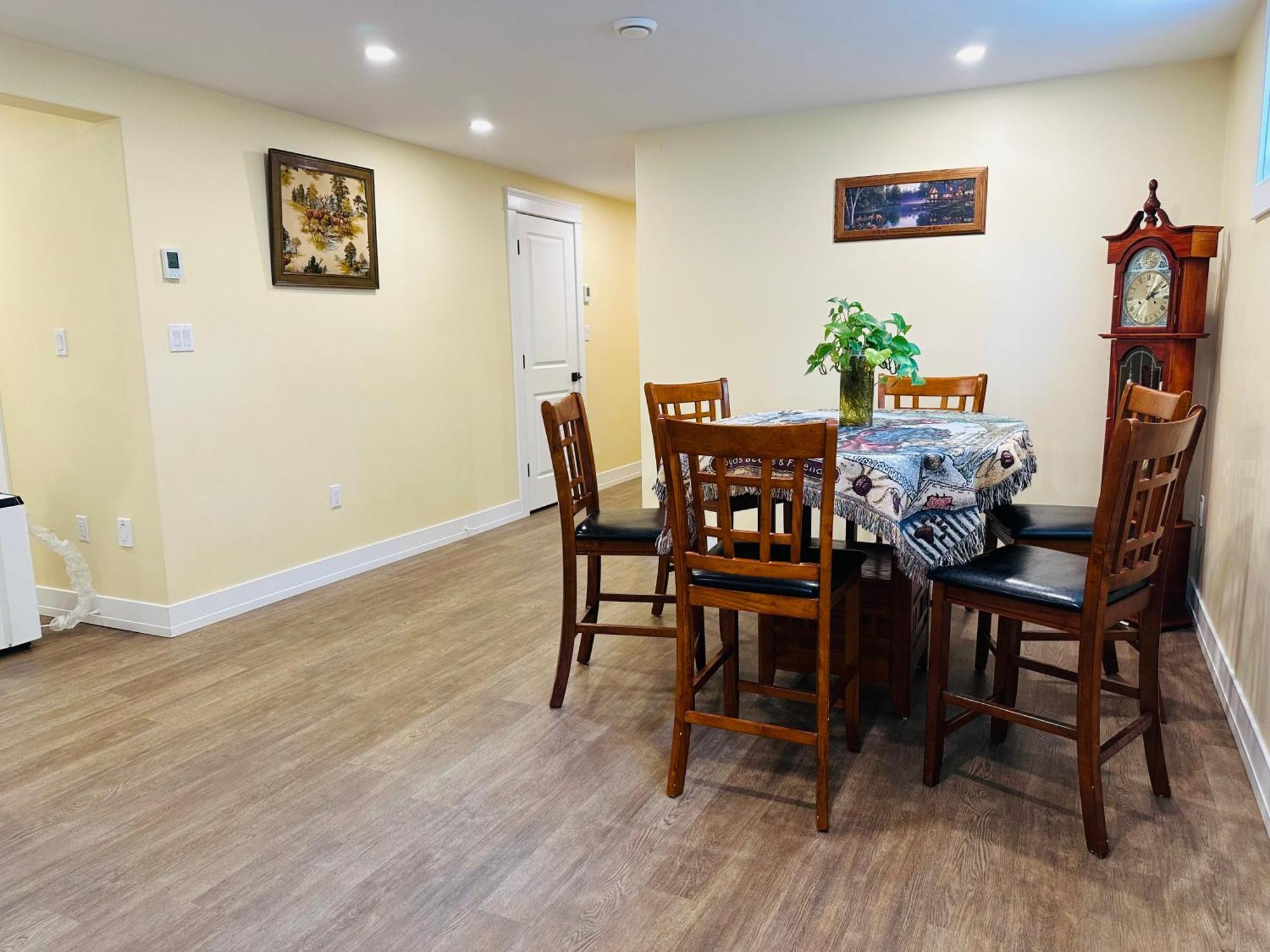 Apartament Luxurious Basement Retreat Charlottetown Zewnętrze zdjęcie