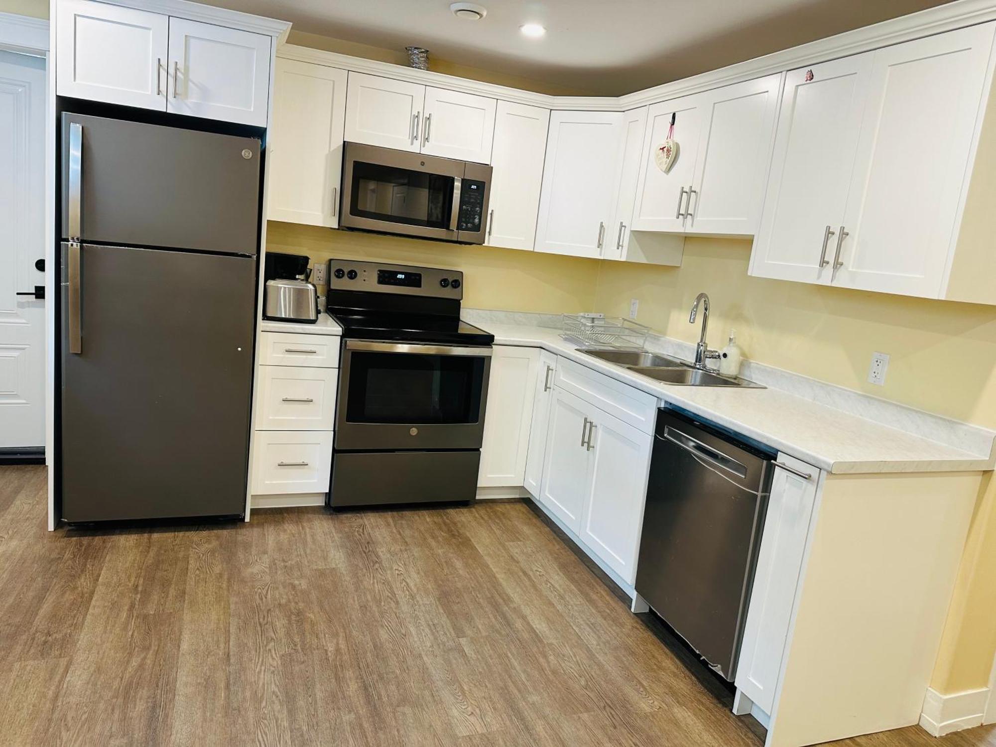 Apartament Luxurious Basement Retreat Charlottetown Zewnętrze zdjęcie