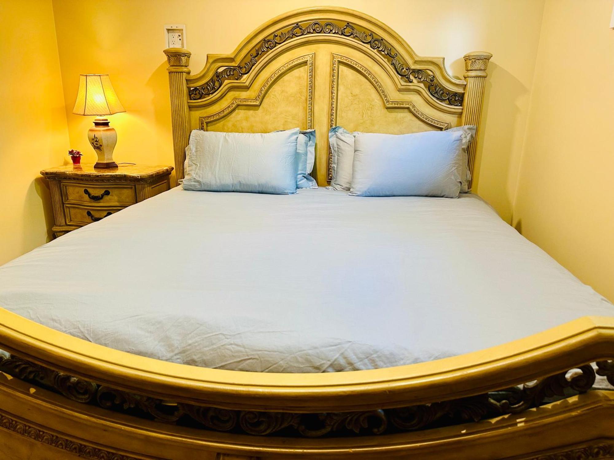 Apartament Luxurious Basement Retreat Charlottetown Zewnętrze zdjęcie