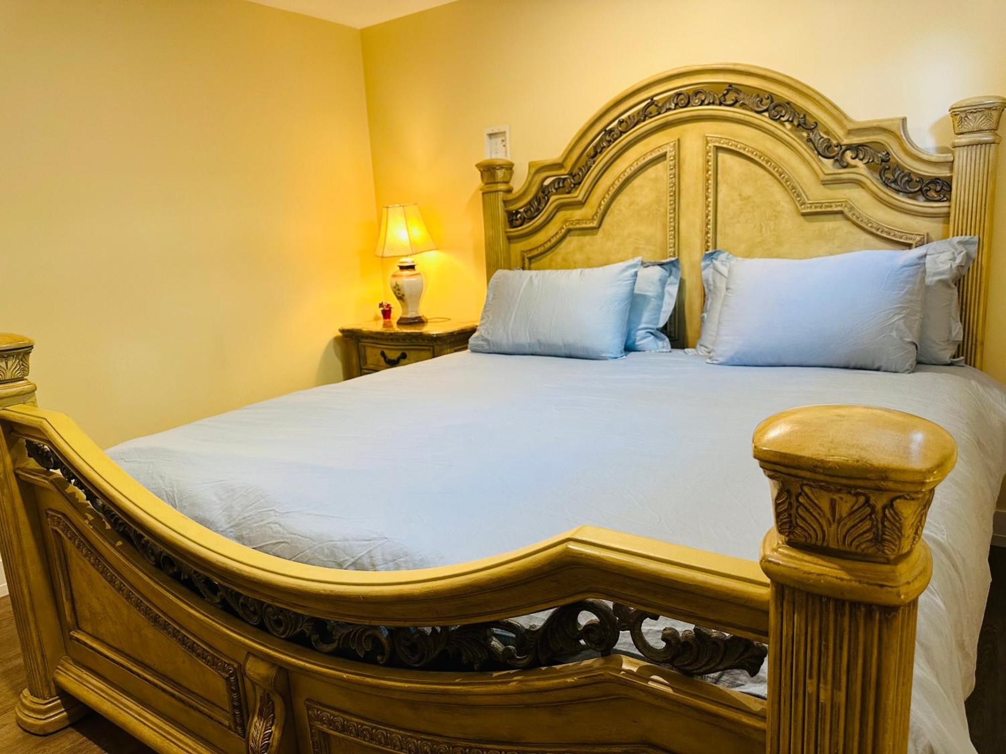 Apartament Luxurious Basement Retreat Charlottetown Zewnętrze zdjęcie